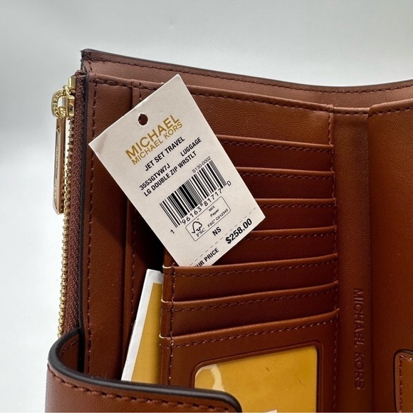 Michael Kors Large Double Zip Wallet
Wristlet Brown - Picture 10 of 10